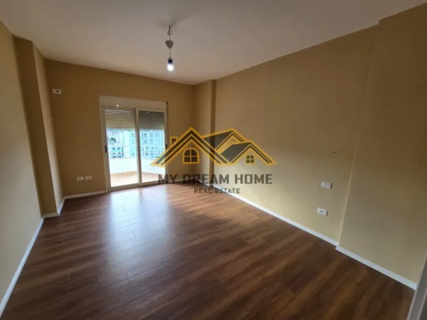 Durres, shitet apartament 2+1+Ballkon Kati 9, 115 m² 160.000 € (POLICIA DURRES)