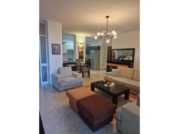 Tirane, shitet apartament 3+1 Kati 3, 127 m² 260.000 € 