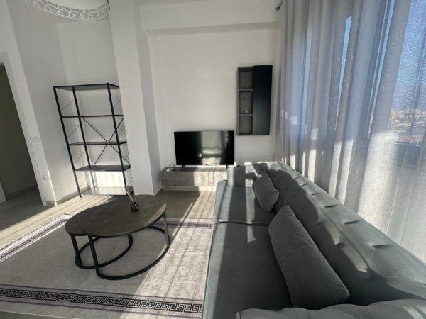 Tirane, jepet me qera apartament 2+1 , 100 m² 600 € (Fusha e Aviacionit)