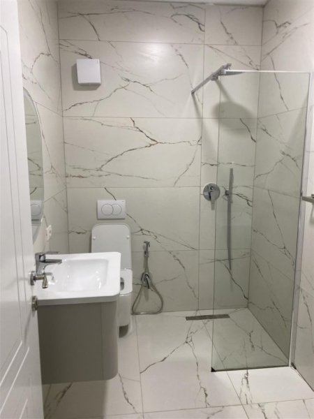 Tirane, jepet me qera apartament 1+1+Ballkon+garazh Kati 1, 73 m², 75 000 Leke (Rruga e Durresit)