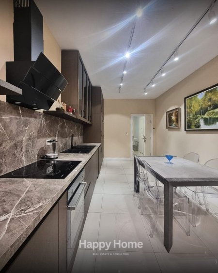 Tirane, shitet apartament Kati 1, 