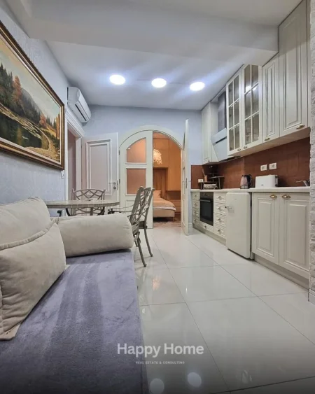 Tirane, shitet apartament Kati 1, 