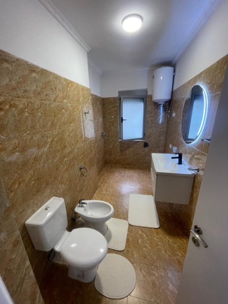 Tirane, shitet apartament 2+1 , 101 m² 173.000 € 