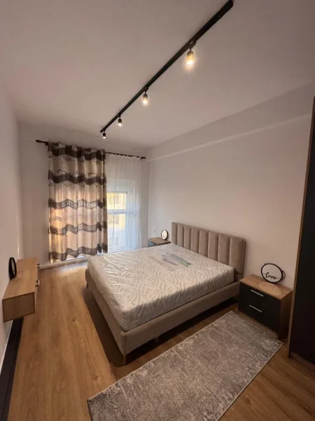 Tirane, jepet me qera apartament 1+1+Aneks+Ballkon Kati 5, 63 m² 500 € (Rruga e dibres rr kryesore)
