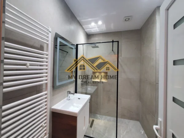 Durres, shitet apartament 1+1 Kati 4, 65 m² 116.000 € (RROTA E KUQE PLAZH)