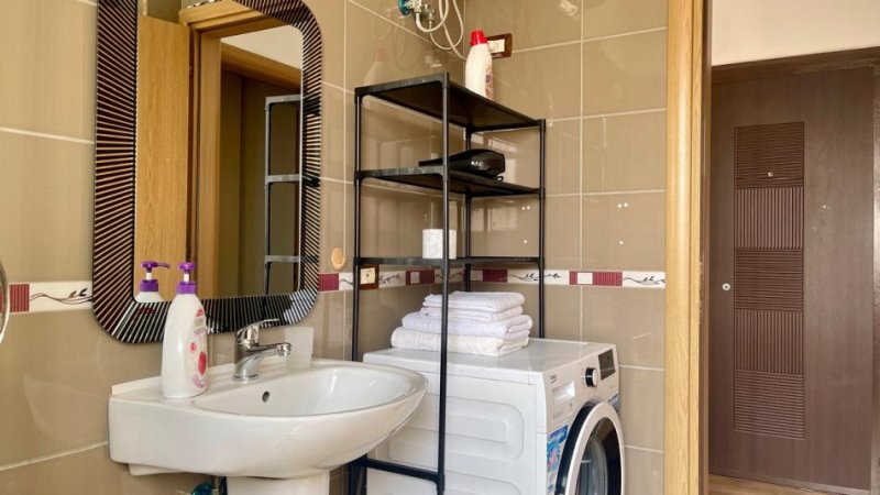 Tirane, jepet me qera 2+1 Kati 7, 77 m² 700 € (QENDER PAZARI I RI)