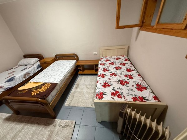 !!!!!ULET CMIMI me qera apartament 1+1+Ballkon Kati 4, 50 m² 45.000 LEKE  (Rruga Vaso Pasha)