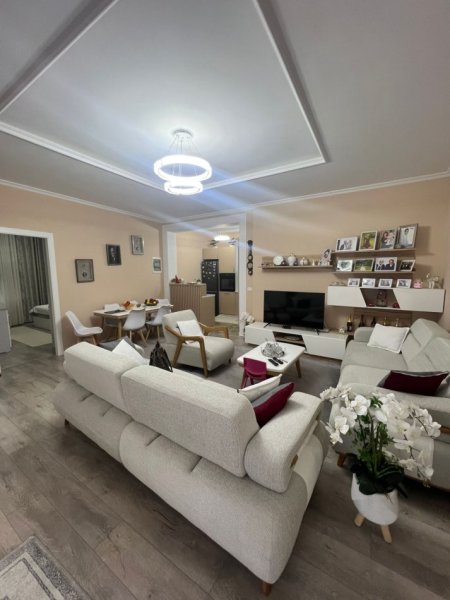 Tirane, shitet apartament 2+1 Kati 1, 100 m² 150.000 € (Fresku)