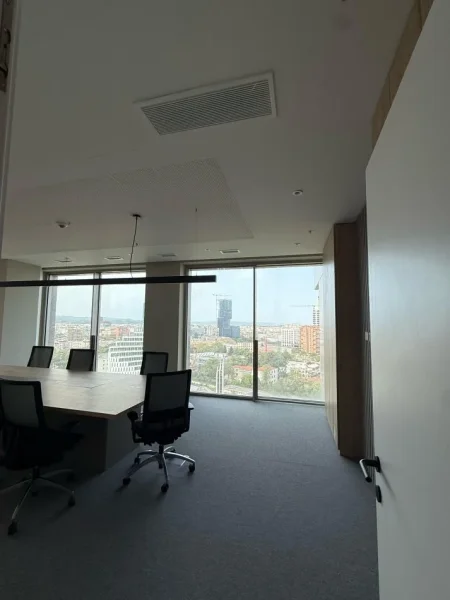 Tirane, jepet me qera zyre ,