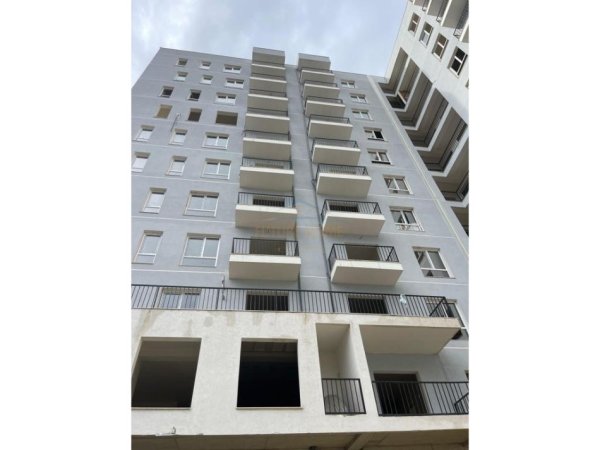 Shitet, Apartament 1+1, Spitali Amerikan 2, Rruga e Dibrës, Tiranë. 105,000 €