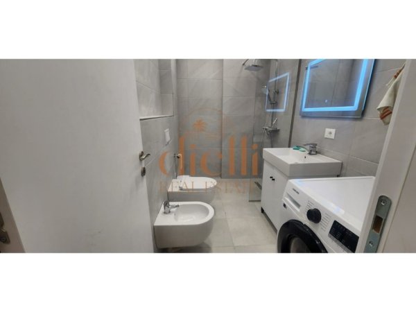 Tirane, shitet apartament 1+1 Kati 4, 64 m² 167.000 € 