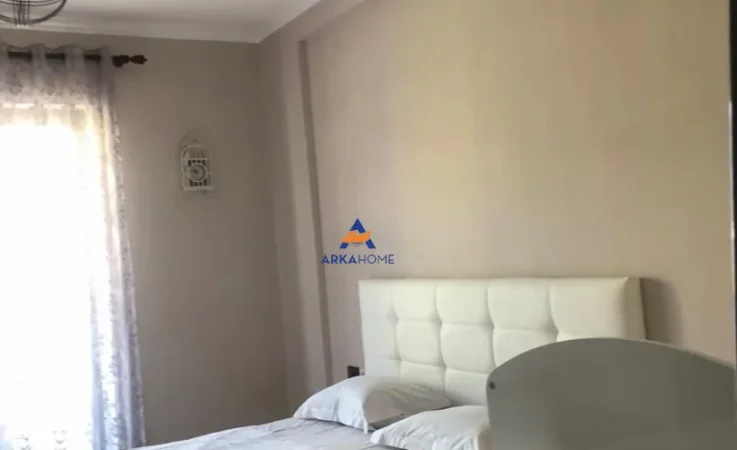 Tirane, jepet me qera 1+1 Kati 6, 85 m² 571 € 