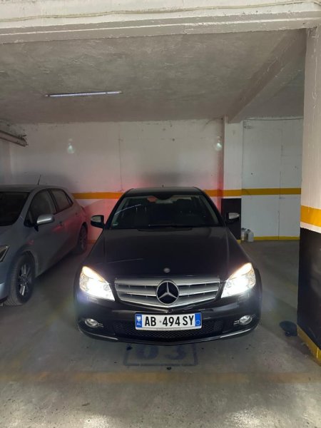 Tirane, shes makine Mercedes Benz C Class W204 Nafte, e zeze automatik Kondicioner 260.000 km 6.500 €