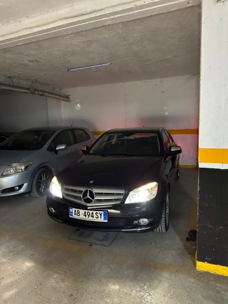 Tirane, shes makine Mercedes Benz C Class W204 Nafte, e zeze automatik Kondicioner 260.000 km 6.500 €