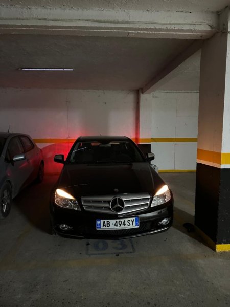 Tirane, shes makine Mercedes Benz C Class W204 Nafte, e zeze automatik Kondicioner 260.000 km 6.500 €