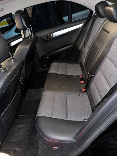 Tirane, shes makine Mercedes Benz C Class W204 Nafte, e zeze automatik Kondicioner 260.000 km 6.500 €