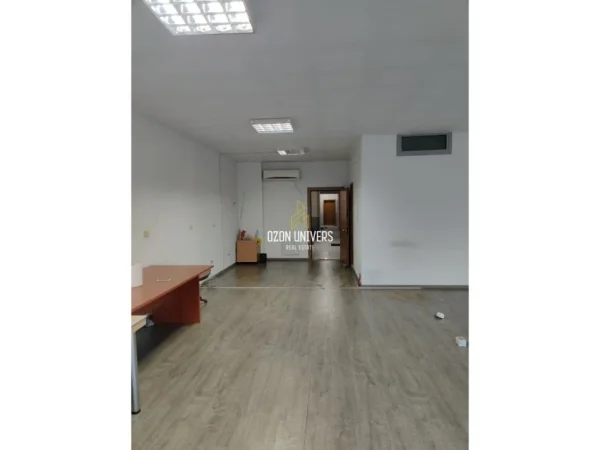 Tirane, jepet me qera ambjent biznesi Kati 5, 70 m² 350 € (Përballë Casa Italia, Kthesa e Kamzes Tirana, Albania)