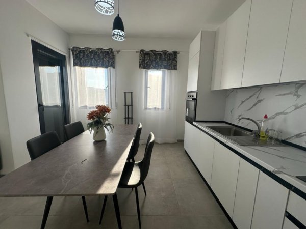 Tirane, jepet me qera apartament 2+1 Kati 6, 100 m² 600 € (Oasis Residence ne Astir.)