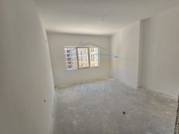 Tirane, shitet apartament 1+1 Kati 3, 69 m² 89.000 € (Univers City)