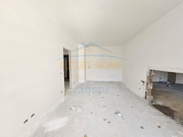 Tirane, shitet apartament 1+1 Kati 3, 69 m² 89.000 € (Univers City)