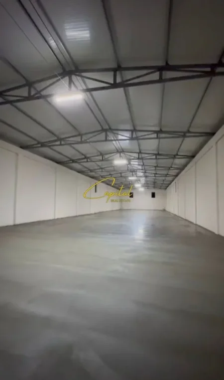 Tirane, jepet me qera magazine Kati 0, 1.200 m² 3.300 € (VORE)