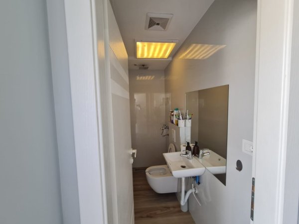 Shiten,3 Garsoniere, Liqeni i Thatë, Tiranë - 230000€ | 120 m²