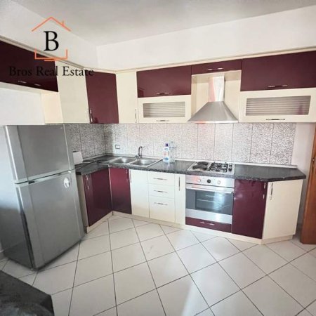 Tirane, jepet me qera apartament 2+1+BLK Kati 8, 110 m² 40.000 Leke (Faik Konica)