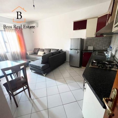 Tirane, jepet me qera apartament 2+1+BLK Kati 8, 110 m² 40.000 Leke (Faik Konica)