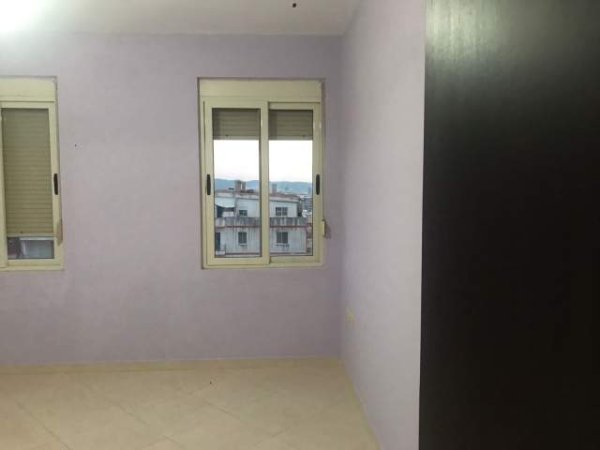 Tirane, shitet apartament 2+1+BLK Kati 4, 100 m² 92.000 Euro (Rruga e Teleferikut, zona Freskut Tirane)