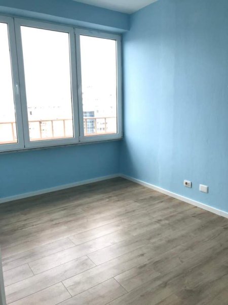 Tirane, jepet me qera zyre Kati 9, 136 m² 700 Euro (Garda)