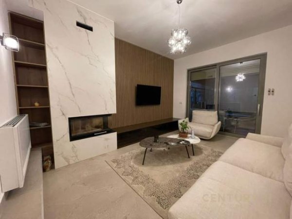 Tirane, jepet me qera Vile 1 Katshe Kati 2, 2.200 Euro (porta e gjelber)