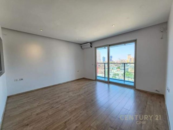Tirane, jepet me qera ambjent biznesi Kati 9, 950  (ambasador 3)