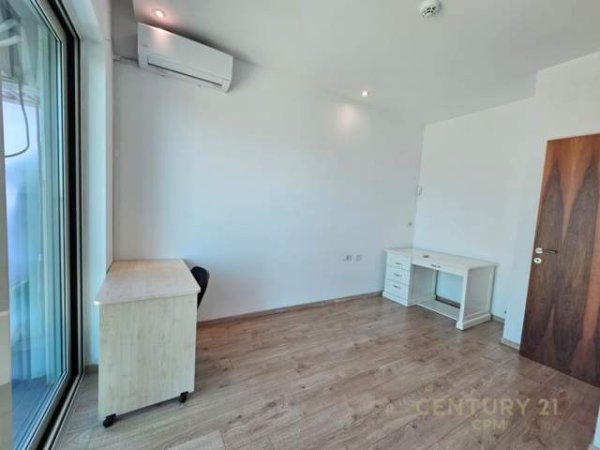 Tirane, jepet me qera ambjent biznesi Kati 9, 950  (ambasador 3)