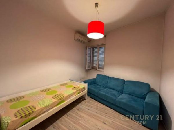 Tirane, jepet me qera apartament 2+1+BLK Kati 6, 95 m² 600 Euro (Rruga e Kavajes)