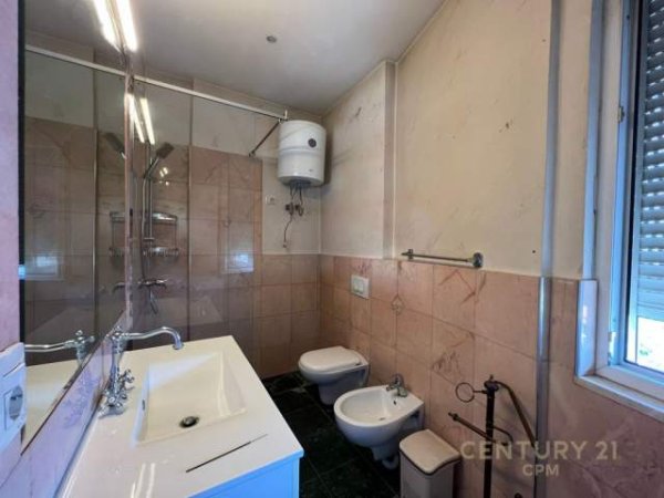 Tirane, jepet me qera apartament 2+1+BLK Kati 6, 95 m² 600 Euro (Rruga e Kavajes)