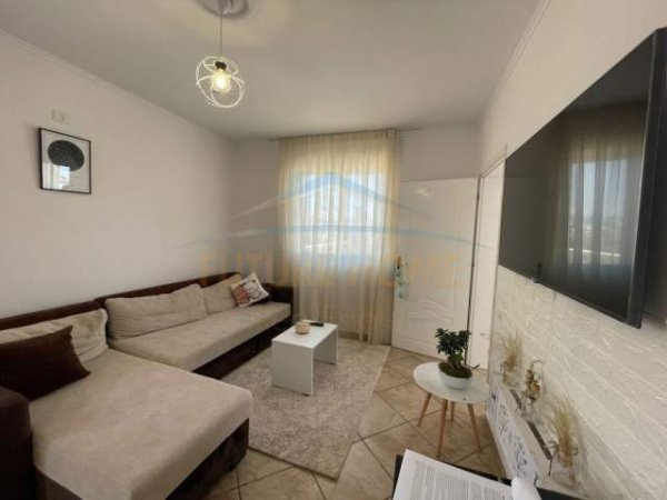 Tirane, shitet apartament 1+1+A+BLK Kati 5, 169 m² 100.000 Euro (Medrese)
