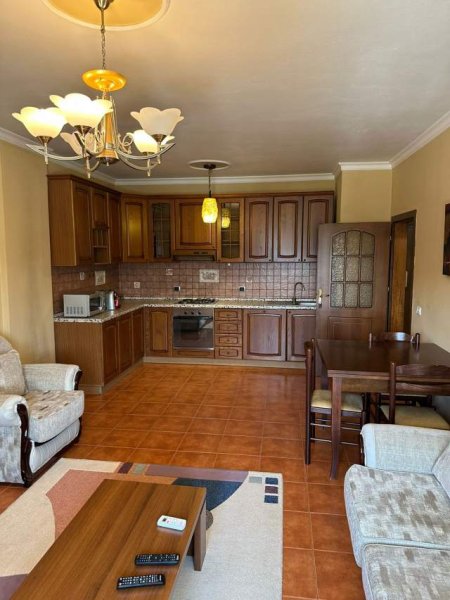 Tirane, jepet me qera apartament 1+1+BLK 66 m² 500 Euro (Rruga e Elbasanit ,Ambasada Amerikane)