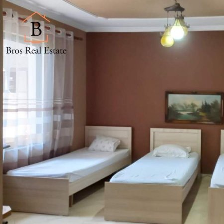Tirane, jepet me qera apartament Kati 1, 50 m² 35.000 Leke (Rruga Dibres,Selvia)