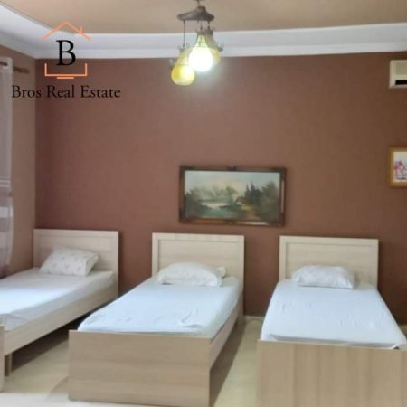 Tirane, jepet me qera apartament Kati 1, 50 m² 35.000 Leke (Rruga Dibres,Selvia)
