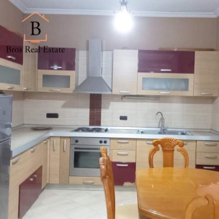 Tirane, jepet me qera apartament 1+1 Kati 1, 60 m² 35.000 Leke (Vila Gold,Rruga Dibres)
