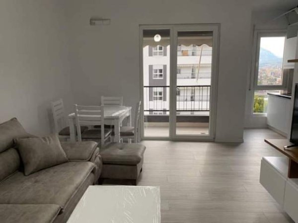 Tirane, jepet me qera apartament 2+1+Post Parkimi Kati 6, 90 m² 500 Euro (Rruga 5 Maj)