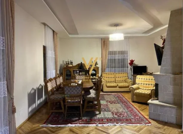 Tirane, jepet me qera Vile 3 Katshe Kati 0, 500 m² 3.000 Euro (AUTOSTRADA TIRANE-DURRES KM 1, PRANE QTU)