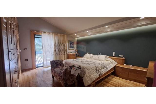 Tirane, jepet me qera 4+1+A+BLK Kati 5, 3.000 Euro