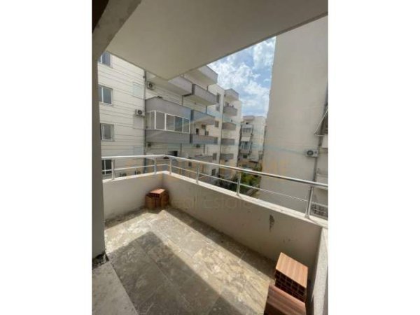 Tirane, shitet apartament 2+1 Kati 3, 73 m² 80.000 Euro (qerret)