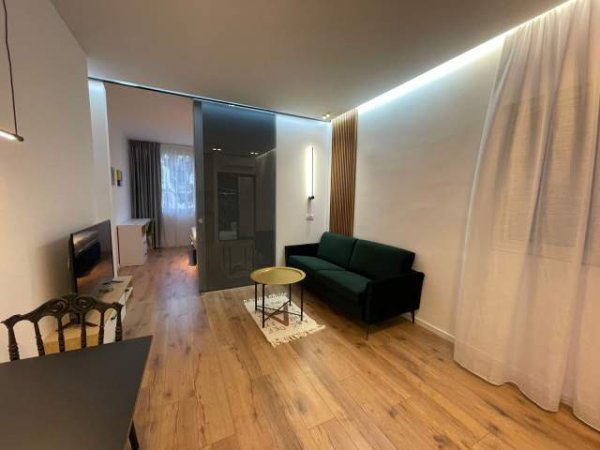 Tirane, shitet apartament 1+1 Kati 1, 49 m² 130.000 Euro (shallvaret)