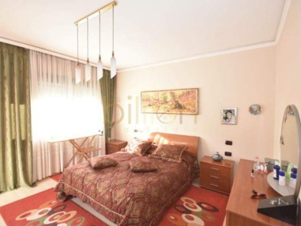 Tirane, jepet me qera apartament 2+1+A+BLK Kati 8, 125 m² 750 Euro (Rruga e Elbasanit)