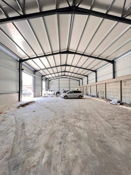 Tirane, jepet me qera magazine Kati 0, 500 m² 2.400 Euro (Vore)