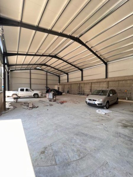 Tirane, jepet me qera magazine Kati 0, 500 m² 2.400 Euro (Vore)