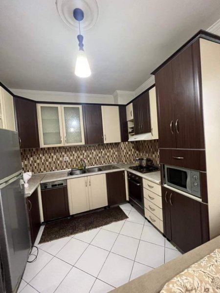 Tirane, shitet apartament 2+1+BLK Kati 4, 108 m² 118.000 Euro (Pallatet "Romario" , Astir)