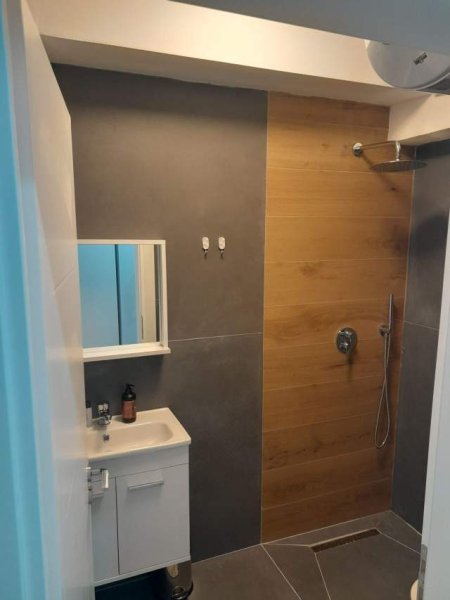 Tirane, jepet me qera apartament 36 m²  (Rruga e Barrikadave)